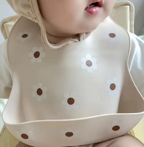 Picture of Cute flower Food Bib