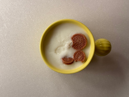 Picture of Coffee cup candle with biscuits 