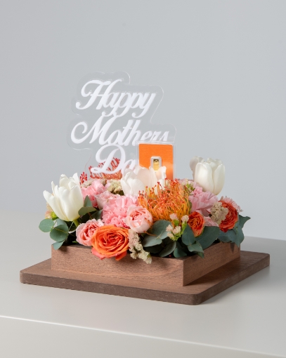 Picture of Flowers with gold