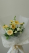 Picture of Yellow hand bouquet 